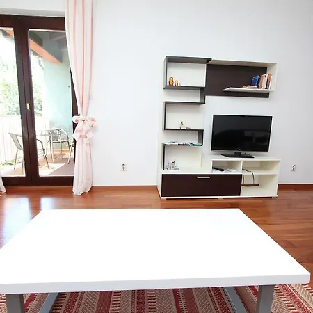 Mitton 2 Apartment